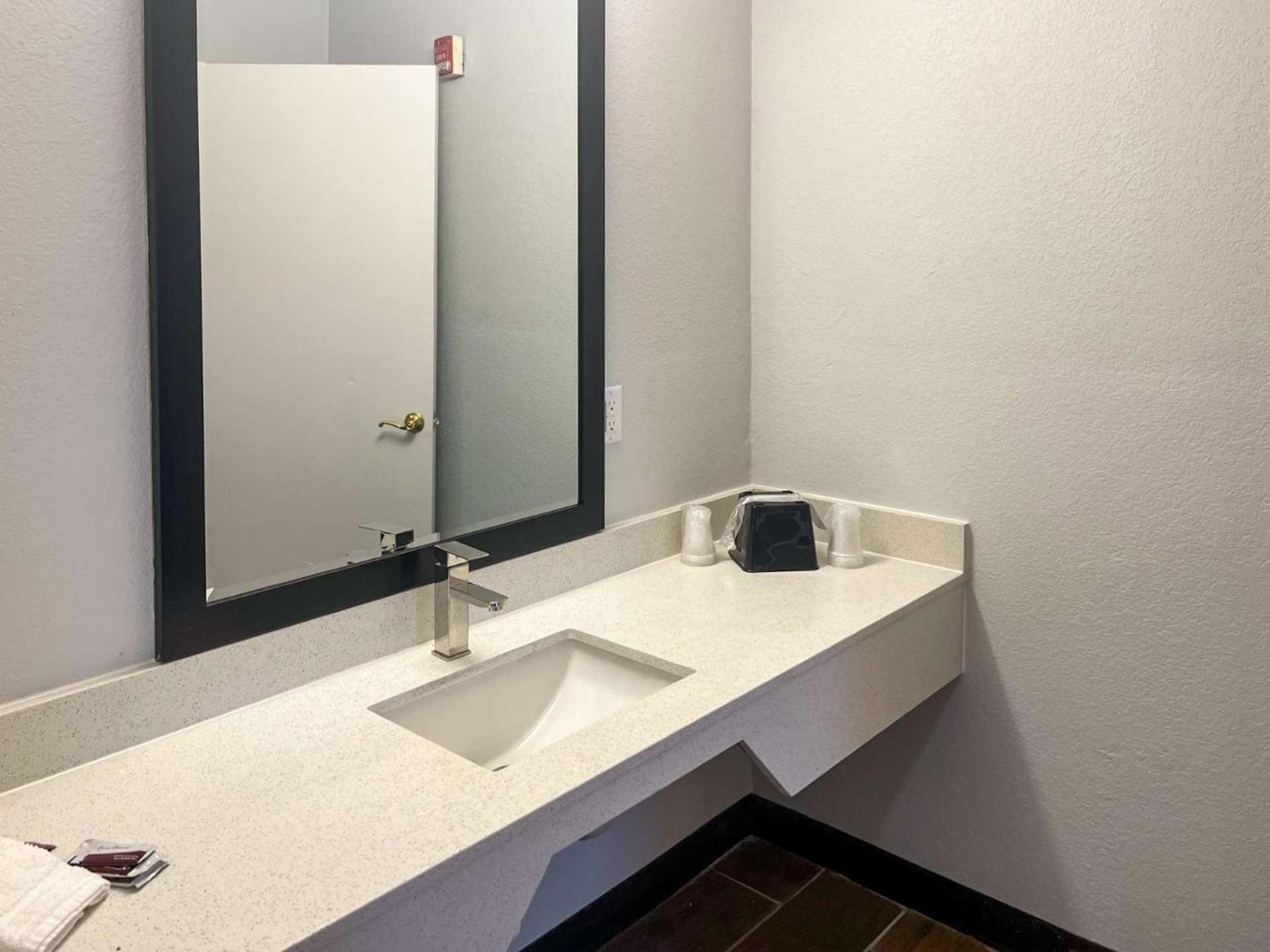Studio 6 Suites Hurricane, Wv Dış mekan fotoğraf
